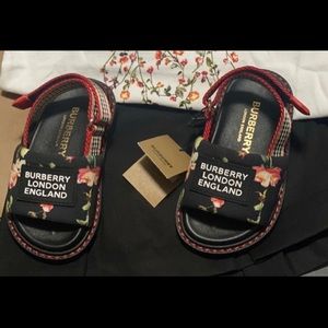 Burberry Toddler Sandals size 23(6) WORN ONCE ONLY